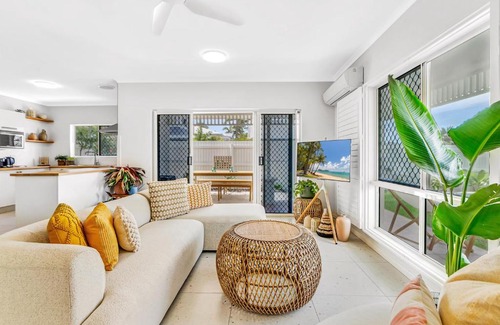 Palm Cove Villa | The Bird House - Poolside Haven a Stroll from Beach