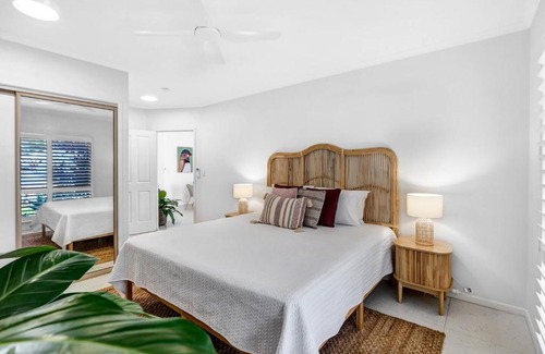 Palm Cove Villa | The Bird House - Poolside Haven a Stroll from Beach
