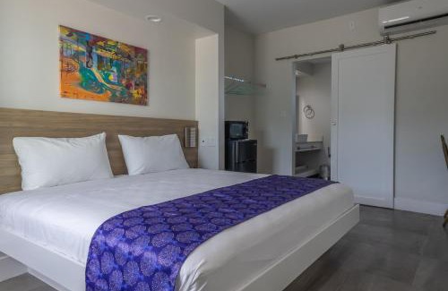 Northeast Miami Hotel | The Biscayne Hotel