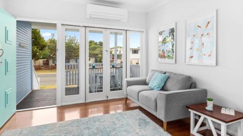 Woorim House | The Blue Beachside Bungalow