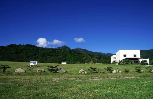 Fengbin Bed & Breakfast | The Blue Lagoon B&B