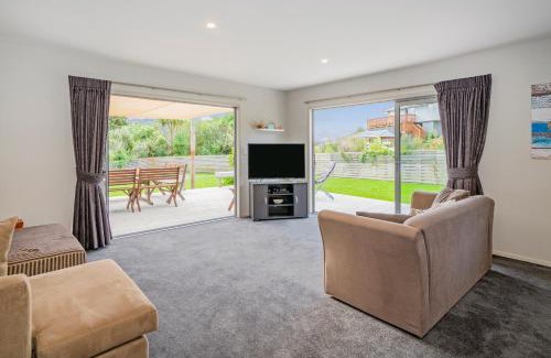 Whangamata House | The Blue Rendevous - Whangamata Holiday Home