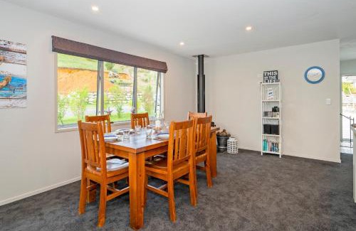 Whangamata House | The Blue Rendevous - Whangamata Holiday Home