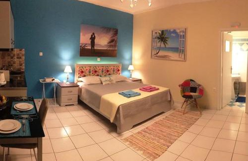 Kato Galatas Apartment | The Blue Studio, 1 min walk from Kalamaki beach