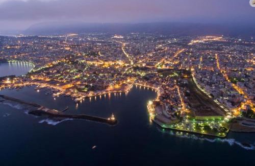 Kato Galatas Apartment | The Blue Studio, 1 min walk from Kalamaki beach