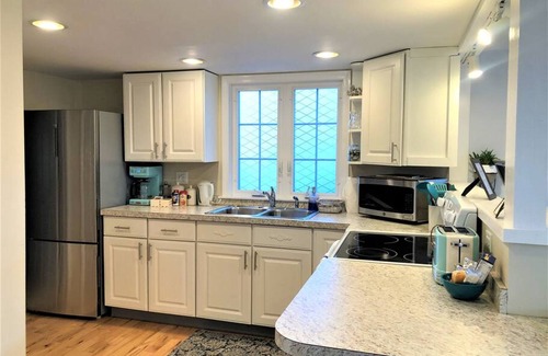 Eastham Apartment | The Breeze Overlooking Minister s Pond