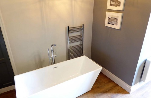Leeds Apartment | The Broderick at Claremont Apartments