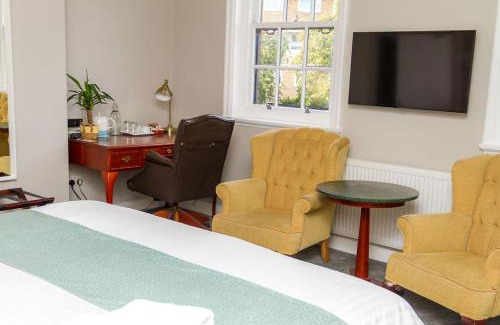 Munster Hotel | The Captain Cook