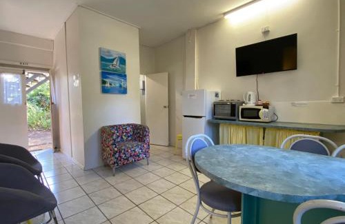 Arcadia Apartment | The Captains Manor on Cook 9