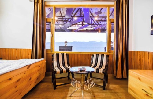 Dharampur Hotel | The Castle Villa Hill View kasauli