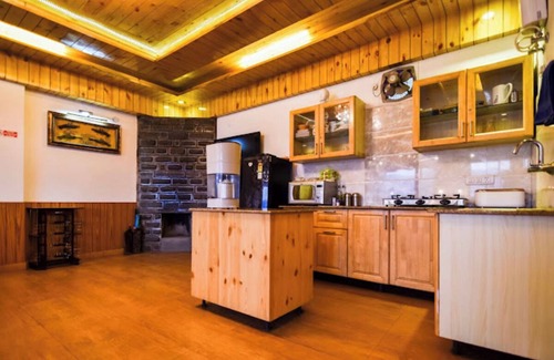 Dharampur Hotel | The Castle Villa Hill View kasauli