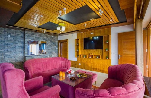 Dharampur Hotel | The Castle Villa Hill View kasauli
