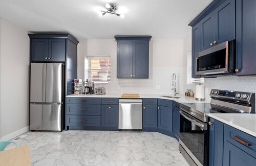 Shaw Apartment | The Chase off Grand: Unwind in a Vibrant St. Louis Neighborhood