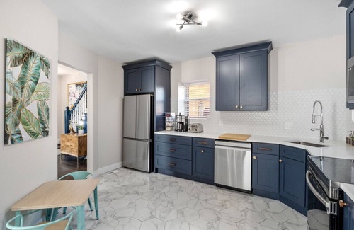 Shaw Apartment | The Chase off Grand: Unwind in a Vibrant St. Louis Neighborhood