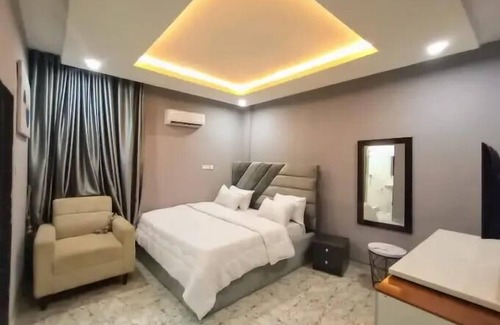 Lekki Phase 1 Hotel | the chrome