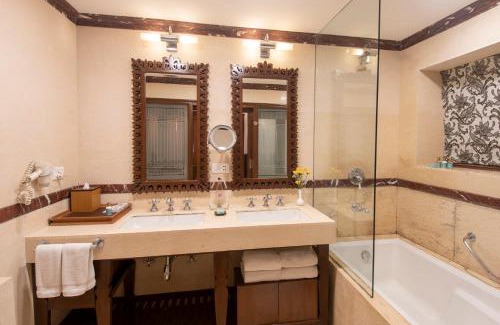 Mussoorie Hotel | The Claridges Nabha Residence