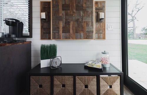 Waco Apartment | The Classic Tiny Cargohome 12 min to Magnolia Silos Baylor