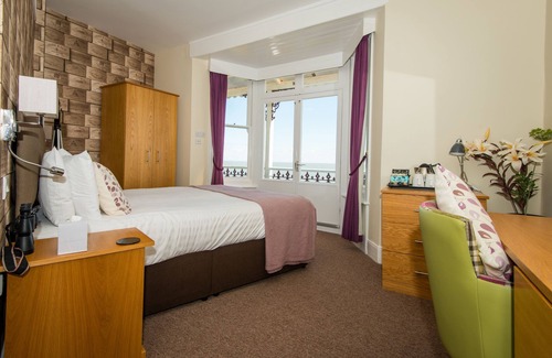 Shanklin Hotel | The Clifton