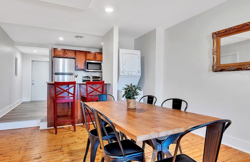 Troy Cabin | The Collar City Oasis |Pet Friendly|Workspace|Laundry|Hospitals & Colleges|WIFI