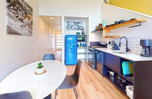 Seaside Apartment | The Commons - Urban Coastal Lodging