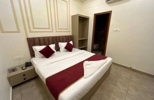 Varanasi Hotel | The Commune ISKCON
