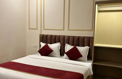 Varanasi Hotel | The Commune ISKCON