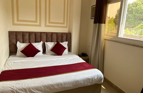 Varanasi Hotel | The Commune ISKCON