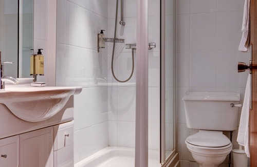 Bournemouth City Centre Hotel | The Connaught Lodge