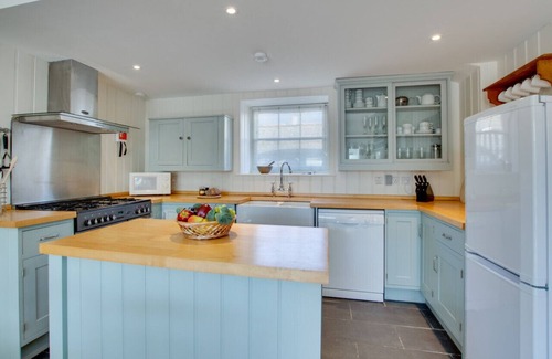 West Bay House | The Counting House - Four Bedroom House, Sleeps 6