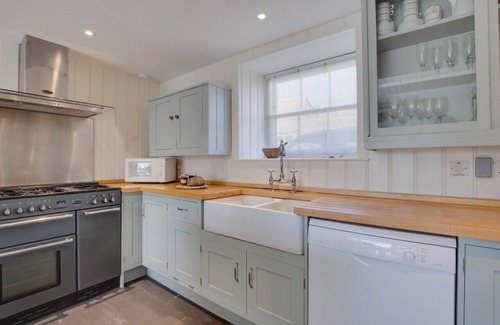 West Bay House | The Counting House - Four Bedroom House, Sleeps 6