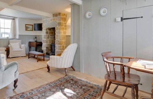 West Bay House | The Counting House in the beautiful West Bay