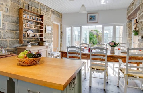 West Bay House | The Counting House in the beautiful West Bay