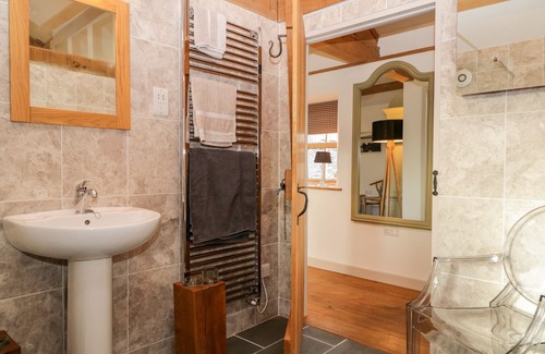 Bretherdale Cottage | THE COW HOUSE, romantic, character holiday cottage in Shap