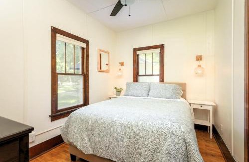 Alexandria House | The Cowdry Cottage - Pet-Friendly - Canoe - Bikes