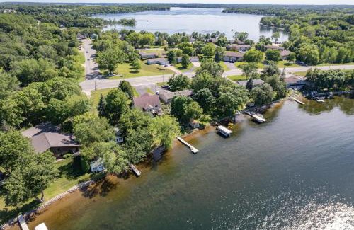 Alexandria House | The Cowdry Cottage - Pet-Friendly - Canoe - Bikes