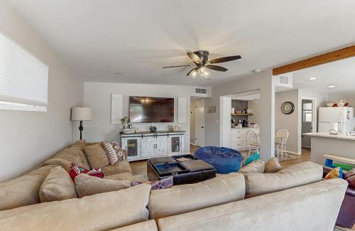 Tucson House | The Cozy Cactus Hideaway