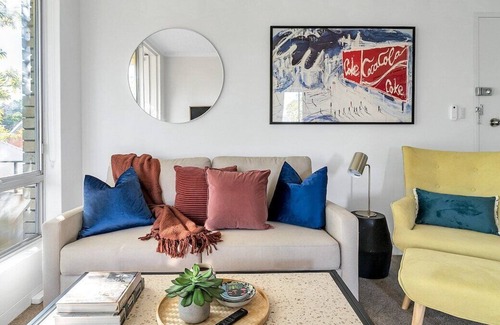 Crows Nest Apartment | 'The Crows Nest' - Stylish & Chic, North Sydney