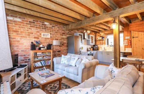 Fakenham House | The Dairy Barn
