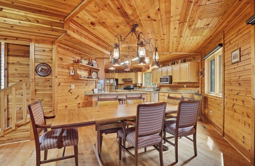 Rapid City House | The Dakota Hogan Amazing views and close to Lake Pactola!