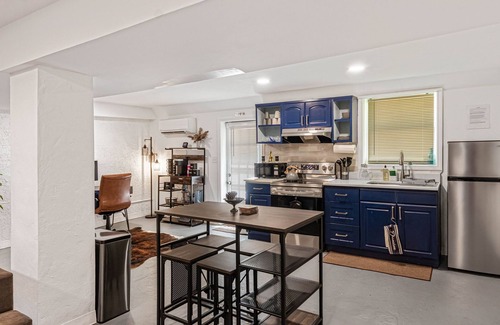 Atlanta Apartment | The Dapper Den Suite