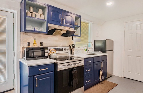 Atlanta Apartment | The Dapper Den Suite