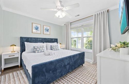 North Myrtle Beach House | The Dock House-Private Dock-Two Blocks to Beach