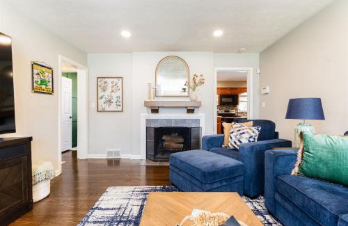 South Bend House | The Dome Home - 3BR House 1mi to ND