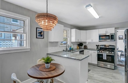 Eau Claire House | The Duke | 3BR 1 BA | Pet Friendly!