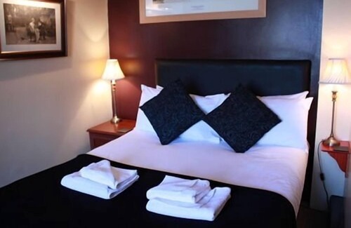 Staveley Hotel | The Eagle and Child Inn
