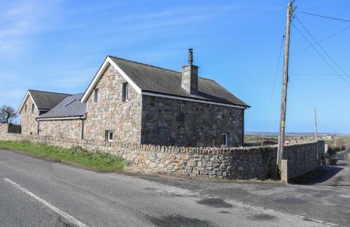 Dwyran House | The Elberry