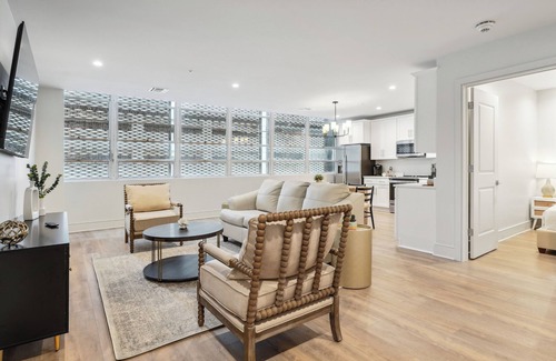 Central Business District Apartment | The Eleanor New Orleans