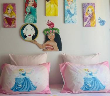 Serris Apartment | THE ENCHANTED HOUSE (15 min walk to Disney)