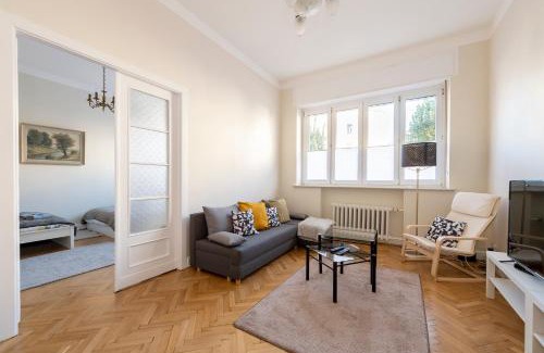 Lodz Apartment | The Essence Of Łodz &Large Stylish Apartment