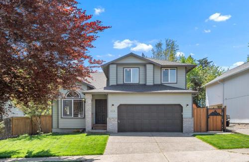 Troutdale House | The Evergreen Hideaway
